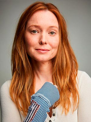 Саманта Слойан в роли Маргарет Уайт