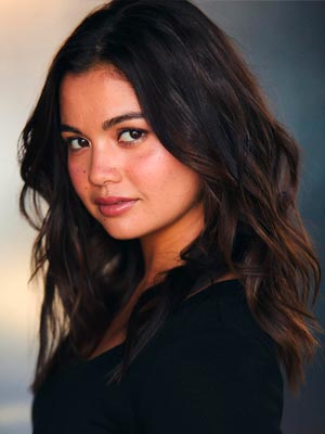 Сиена Агудонг в роли Сью Снелл